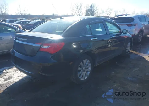 2013 Chrysler 200 Limited z USA, uszkodzony, nr VIN 1C3CCBCG5DN523553